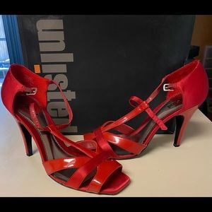 Size 10 women’s red heels